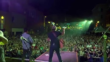 Music City Gives Back 2015