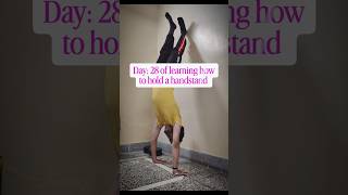 Day: 28 of learning how to hold a handstand . .. #handstand #calisthenics #fitness #viral #trending