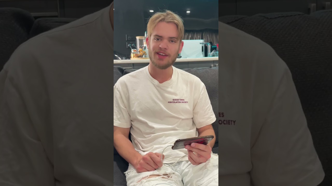 Reacting to old videos.. 