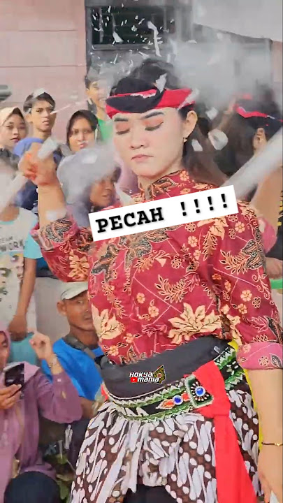 jaranan cantik atraksi beling neon #jaranan #kudalumping #kesurupan