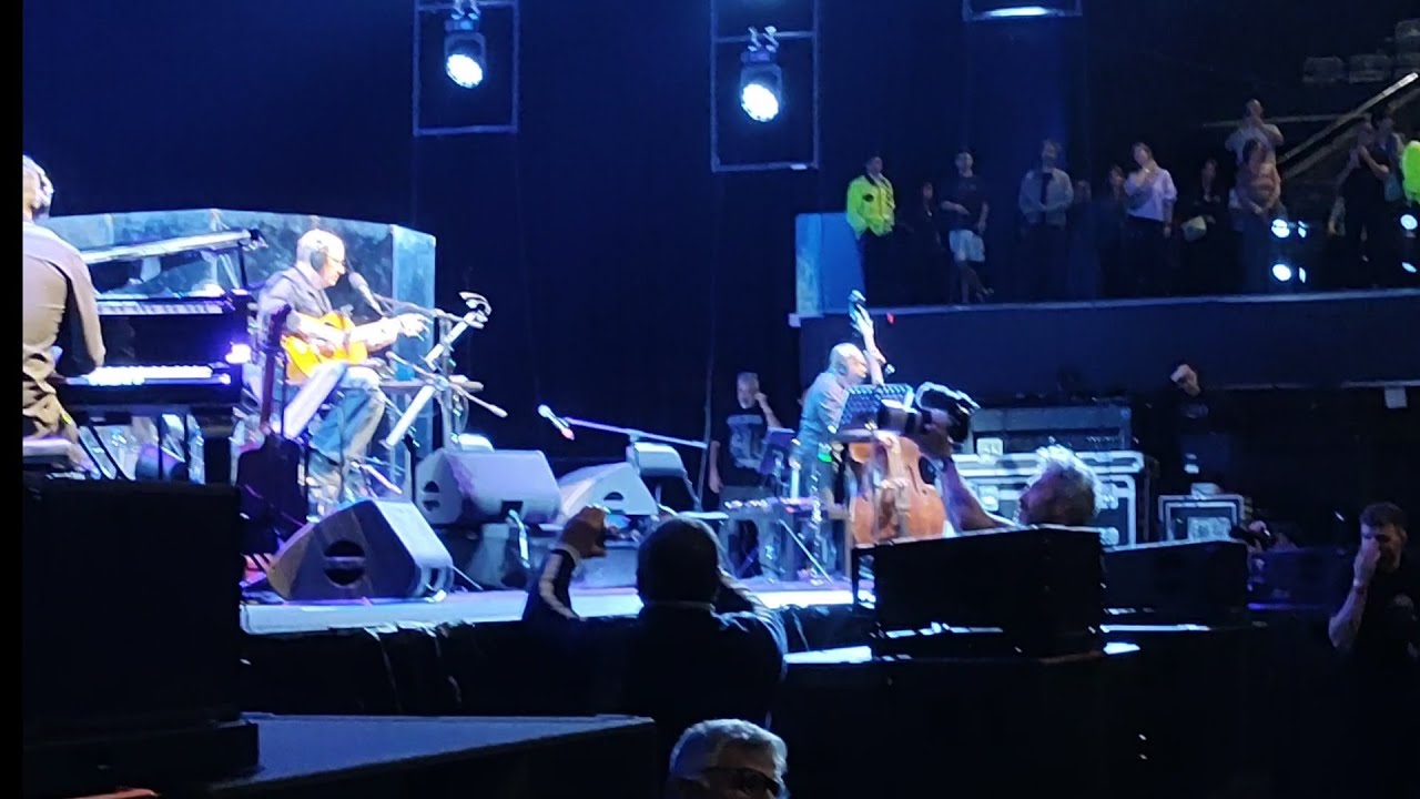 Silvio Rodriguez, Óleo de mujer con sombrero, Historia de las sillas