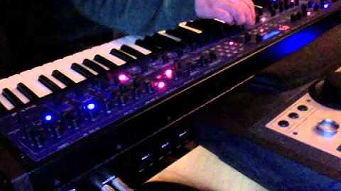 DSI Dave Smith Poly Evolver Demo