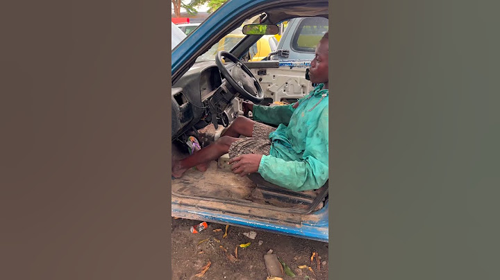 Talented young mechanic fixes old car 🚘🛠️