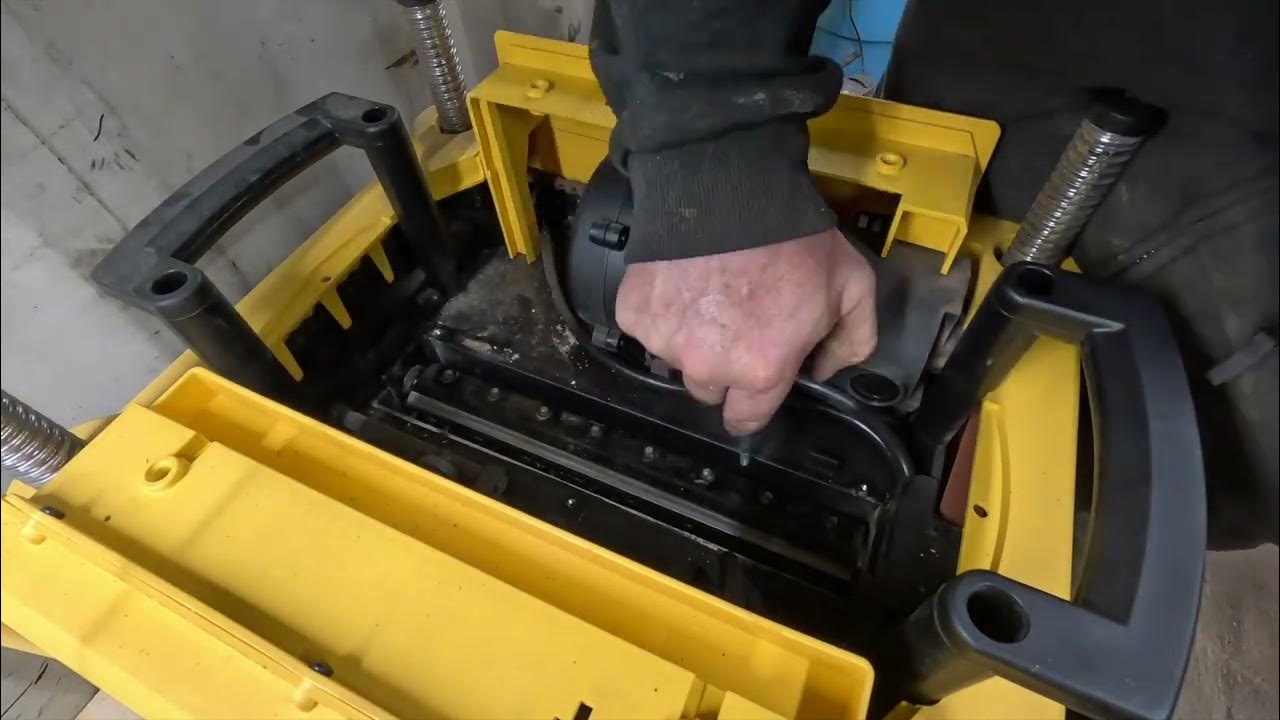 How to change blades on Dewalt DW735x planer YouTube