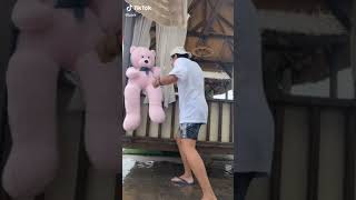 Berk Cemre Solmazın Ayısını Yumrukluyor Yeni Tiktok Videosu