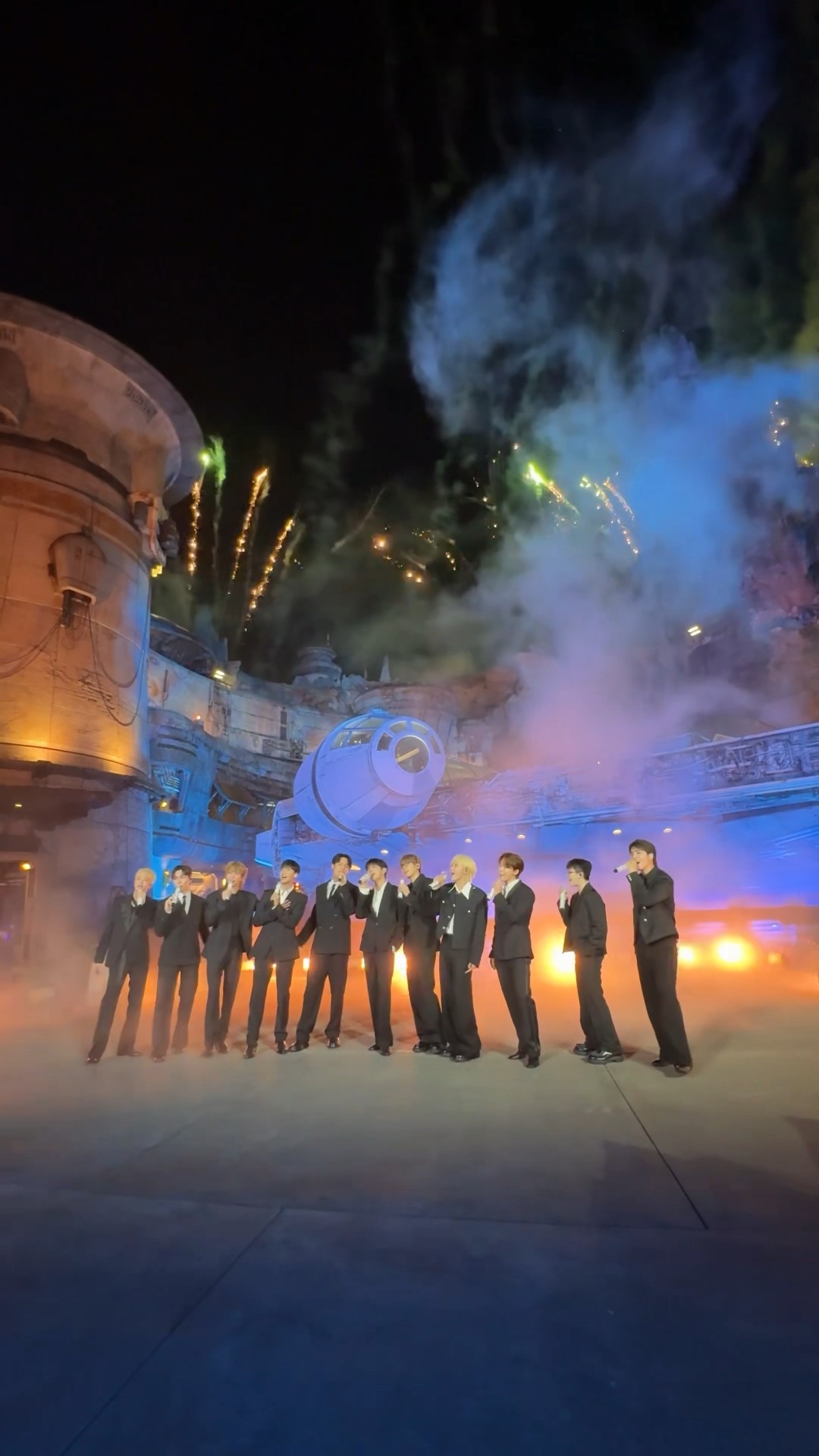 CARATs! Did you enjoy watching?  #SEVENTEEN #세븐틴 #DisneyHolidaySpectacular