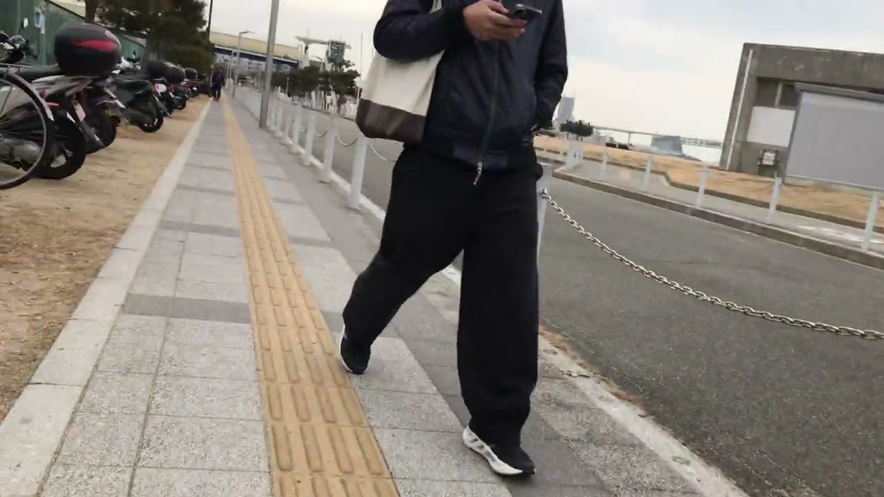 クルマクルマ国道から歩道の市道へ