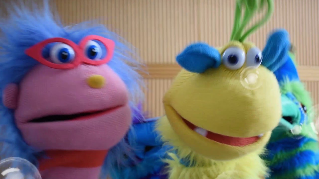 Cutiuta Muzicala - Ne spalam manutele (Official Video)