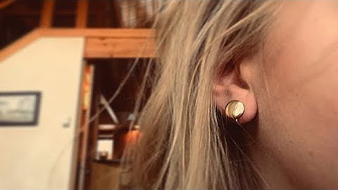 How to make  earrings out of  buttons