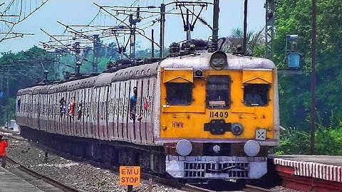 Old Model Conventional Katwa-Howrah EMU Local accelerate Quickly after Departure | Eastern Railways