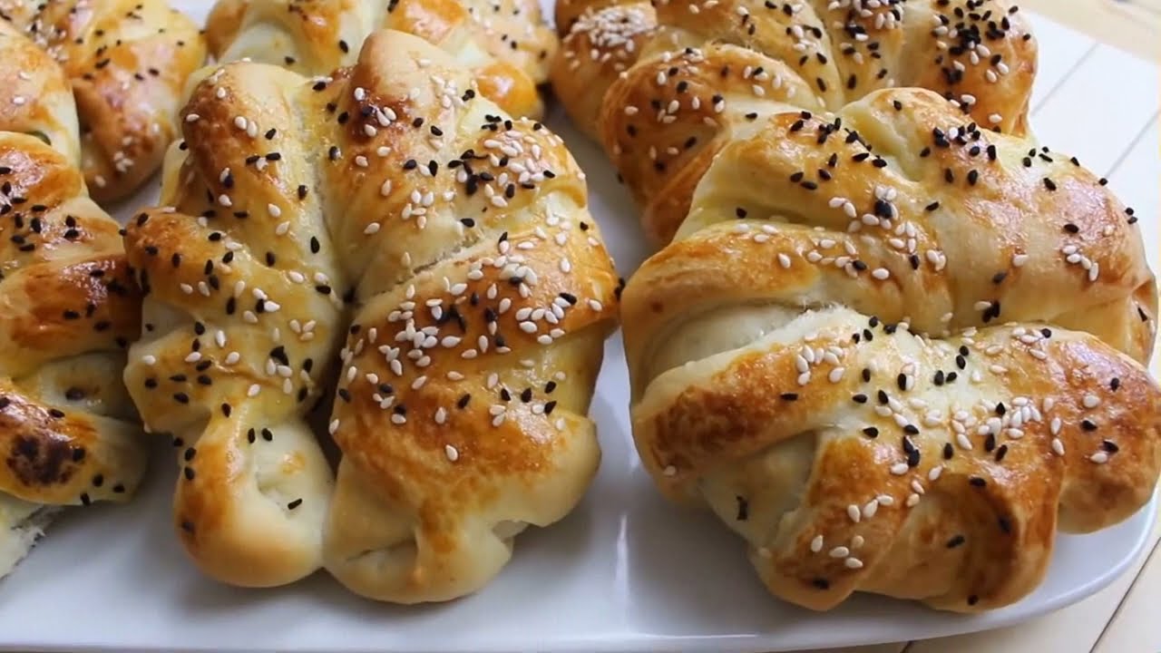Türkische gefüllte Teigtaschen mit zwei Füllung I Pogca Rezept ...