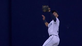 TOR@TB: Kiermaier tracks down a deep fly ball