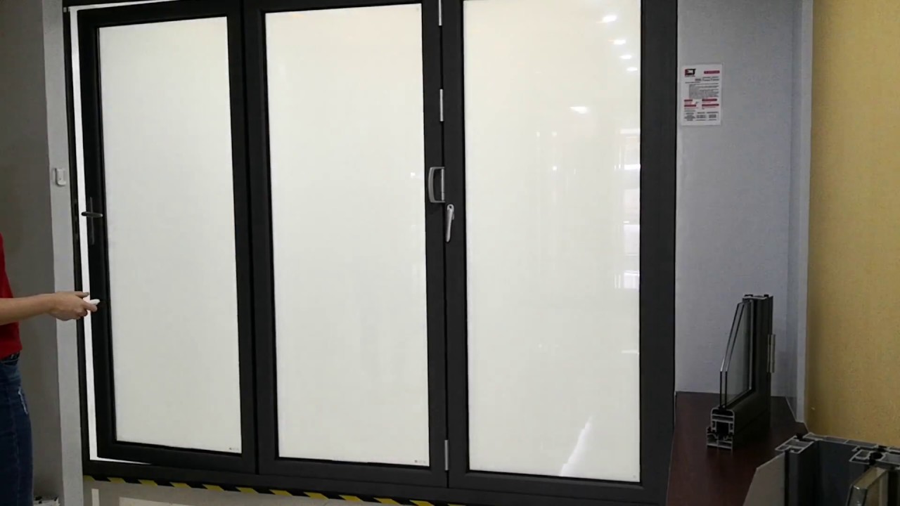 HT 75 Folding Door with Automated Smoke Glass
