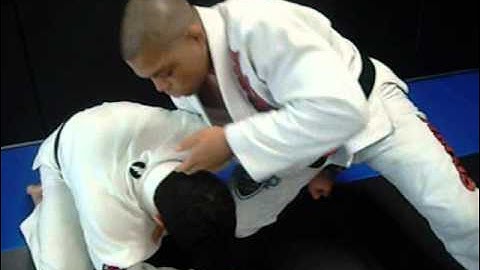 Learn a choke from Andre Galvão