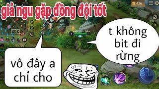 Troll Game _ Giả Vờ Không Biết Chơi Cầm Nak Đi Sp Và Cái Kết | Được Đồng Đội Dạy Đi Rừng