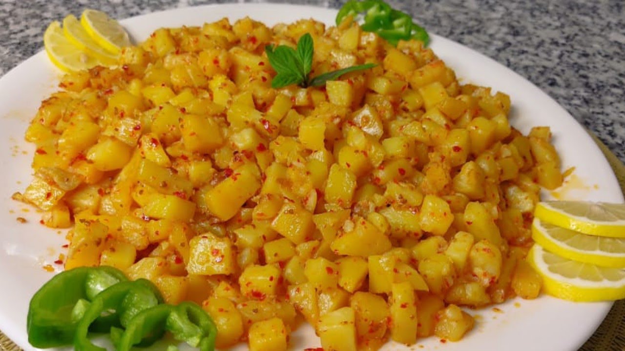 مفركة البطاطا بزيت الزيتون من أسرع و أسهل و أشهى الأكلات الي ممكن تحضروها بربع ساعة