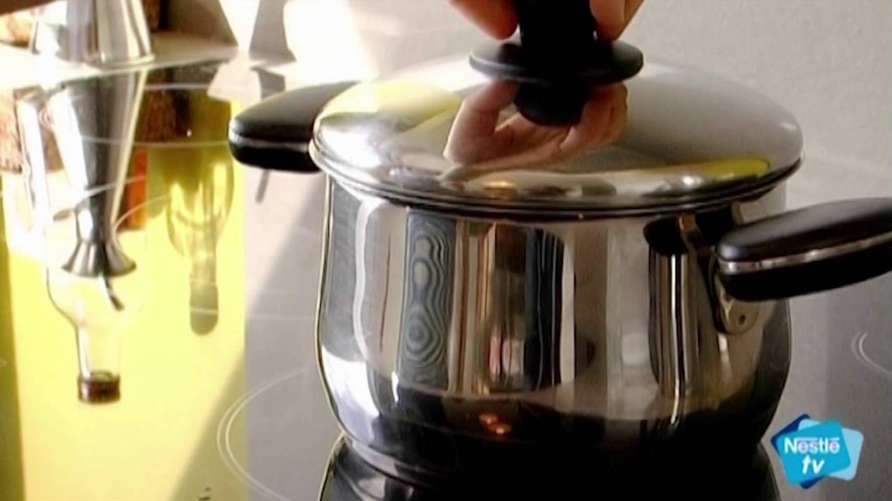 Cómo preparar un puré de verduras y carne - Nestlé y la alimentación de tu bebé