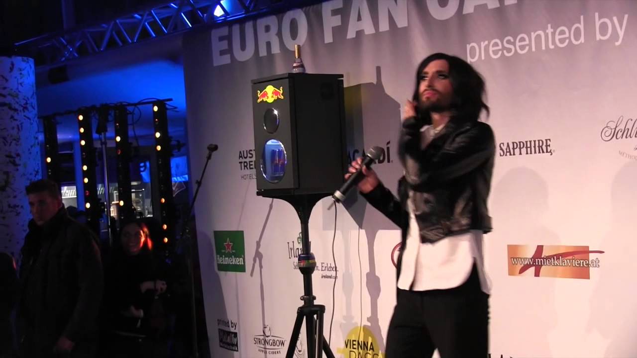 ESCKAZ in Vienna: Conchita Wurst - Somebody to Love (at Eurofancafe)