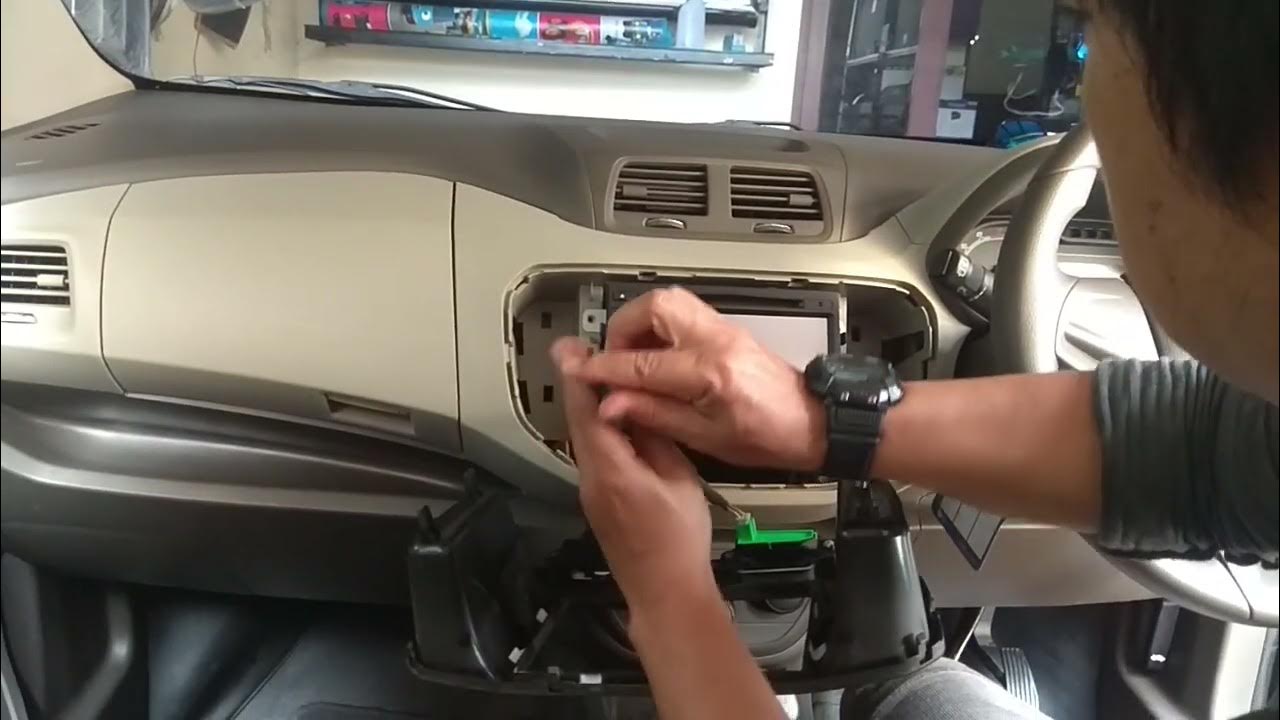video cara melepas hu Chevrolet spin - YouTube