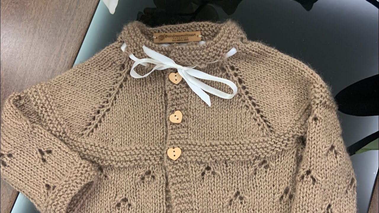 Casaquinho de Bebê Encanto, em Tricô Top Down de RN a 2 meses