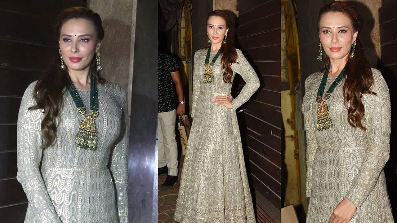 Salma Khan's G!RLFRIEND Iulia Vantur Mesmerising India Look At Raza Beig Eid Party @Juhu - YouTube
