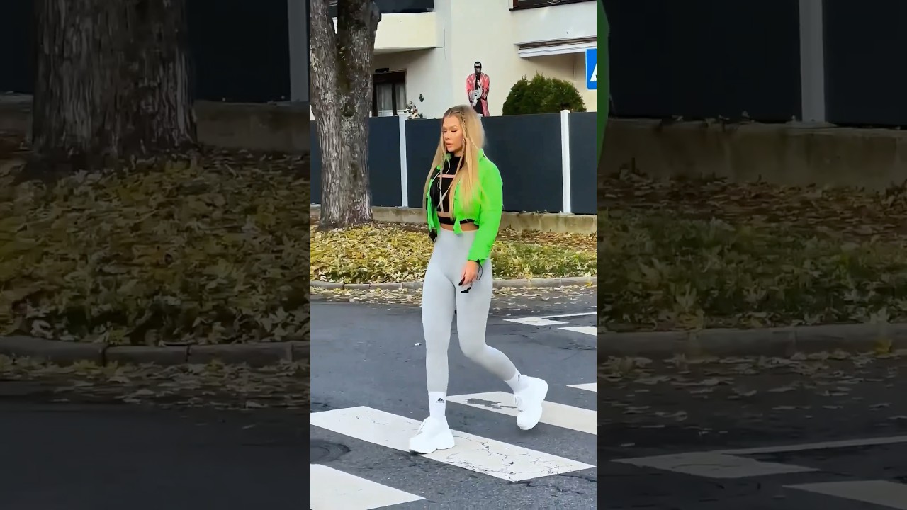 Chic Street Fashion for Women: Top Trends in Street Style 2025 