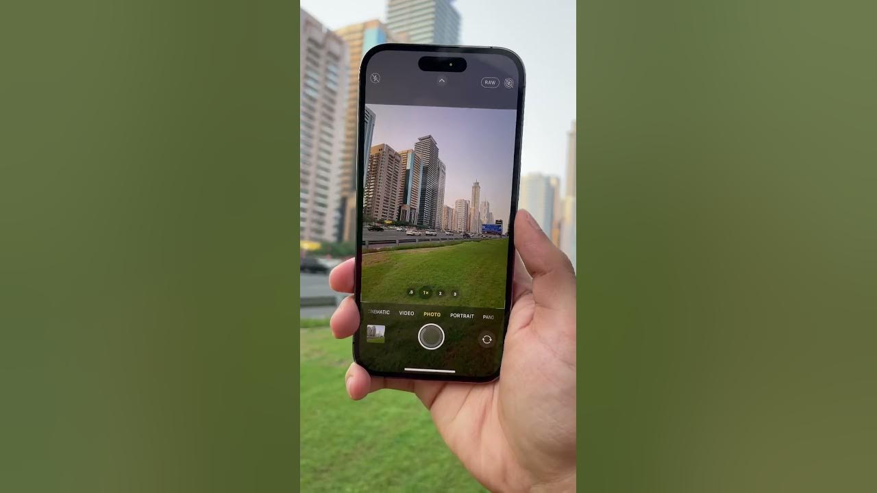 Apple iPhone 14 Pro: HOW to ENABLE 48MP RAW Photos!