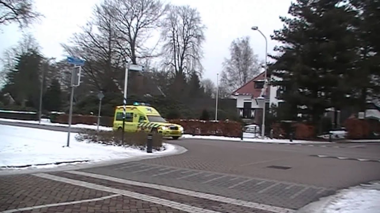 *Archief* Ambulance 06-162 met oude sirene in Vorden