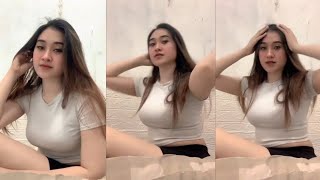 Paha Mulus Neng Dian Yg Bikin Susana Halu