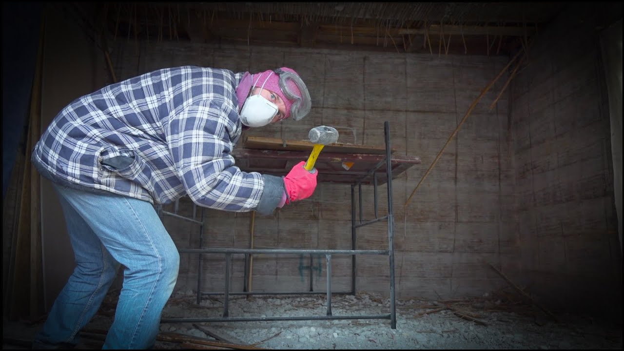 Remont Starego Domu - Człowiek Demolka (2) #uratujmystarydom - YouTube