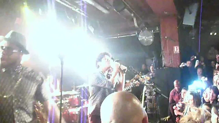 Bruno Mars - Live @La Maroquinerie Locked Out Of Heaven 30.11.12