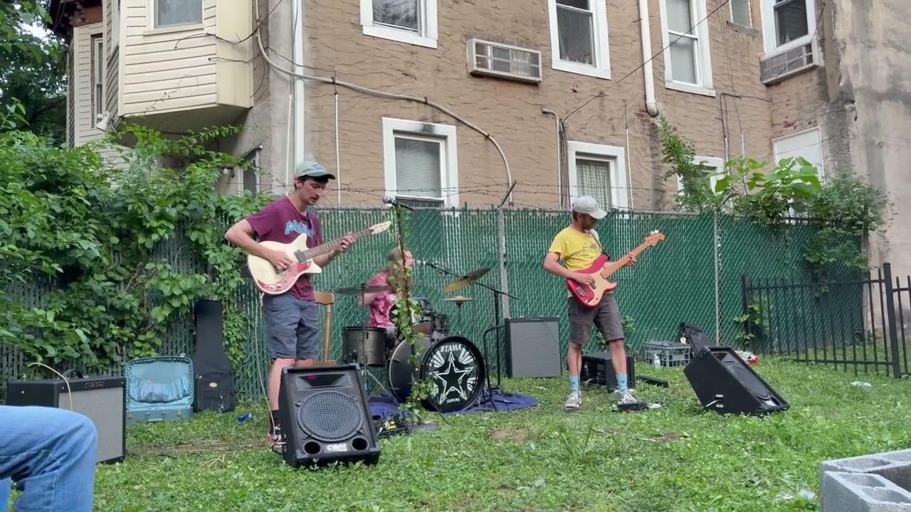 Untitled (Speed Up) - Broken Dial @ Garden Fest