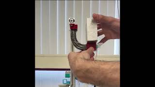 Carrying a mass with vacuum jamming