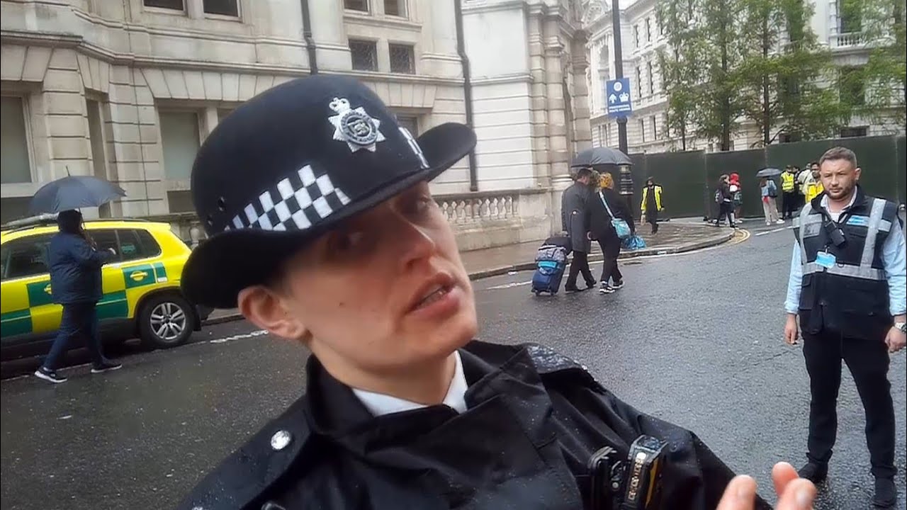 WE WANT YOU TO MOVE ON! IT'S A STERILE AREA❌️👮‍♂️📷