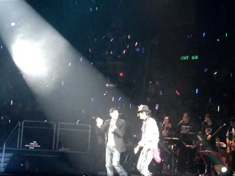 12.12.07 周杰倫07演唱會香港站-跟城城合唱《對你愛不完》
