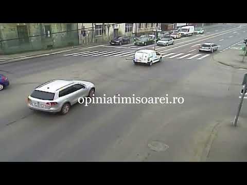 Accident in intersectie la Timisoara. Soferita ranita, 5 masini avariate
