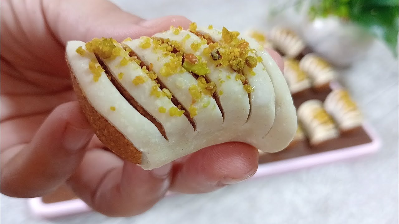 غريبية الورقة🇩🇿وصفة الورشات محال تهبطلك فالفرن وتحافظ على شكلها مورقة بدون آلة توريق والبنة عالمية 😋