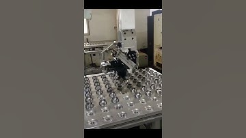 Robot arm is the perfect partner for the CNC machine in the production of workpieces.#cnc #machine