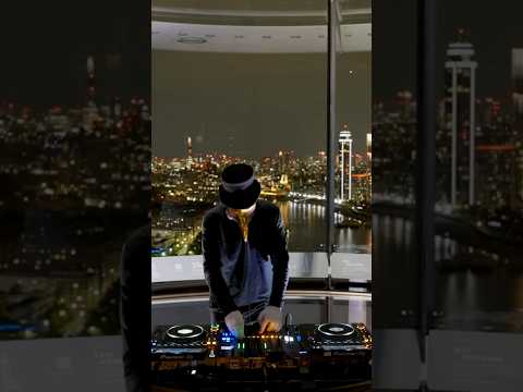 Watch my full 'Wanderer' set from 109m high, overlooking London's skyline!