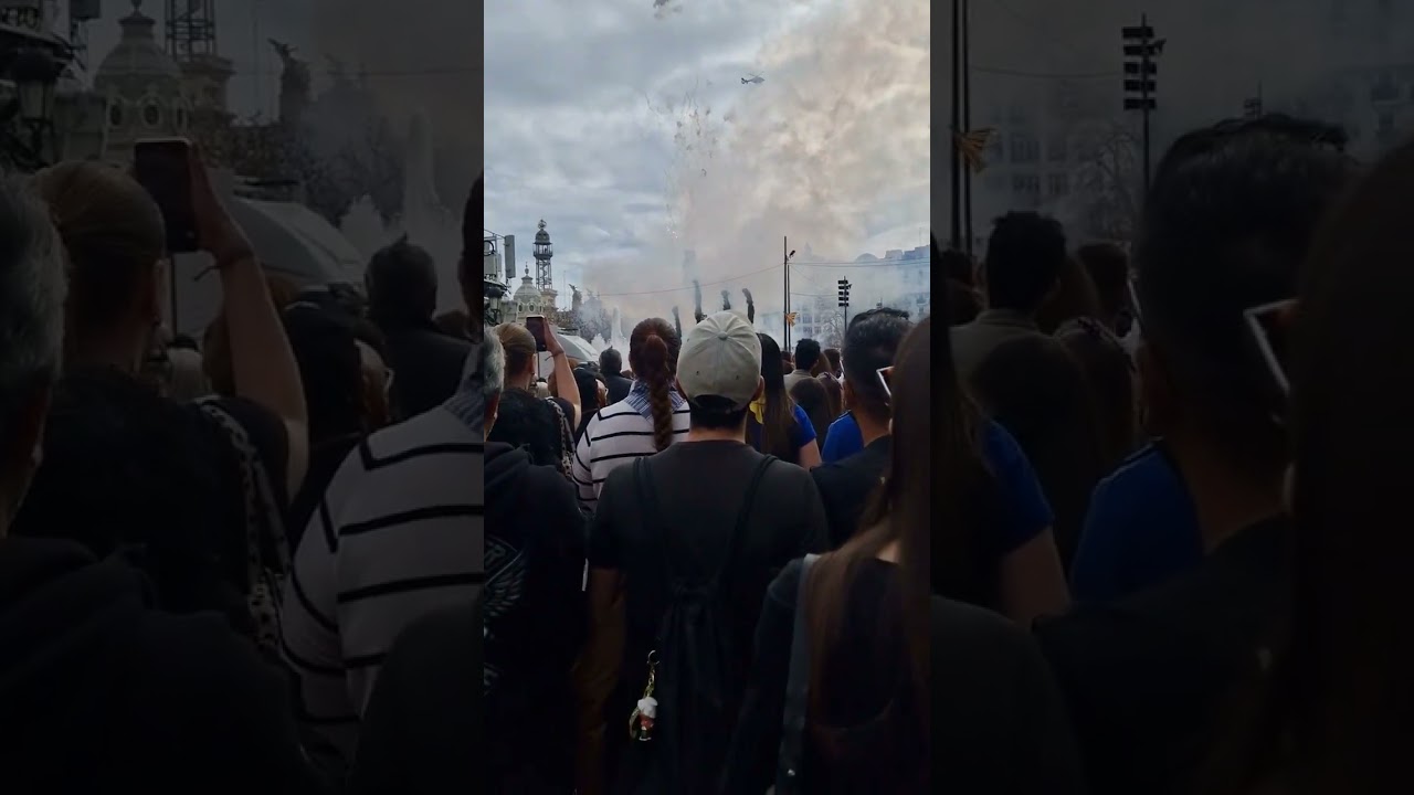 Pirotecnia Peñarroja dispara la primera mascletà de #fallas  con un potente disparo 20260301 #