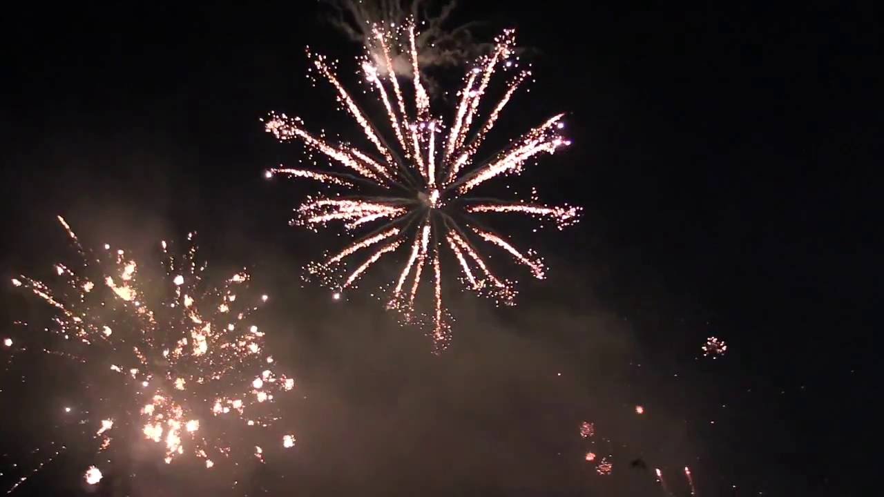 Feu d'artifice14 juillet 2016 Neufchâtel en bray Au plan d'eau des
