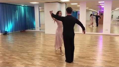 How to dance Pivot Variation in Tango - Advanced
