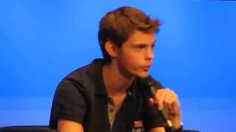 FT2 - Rebecca, Robbie and Jared about working with...