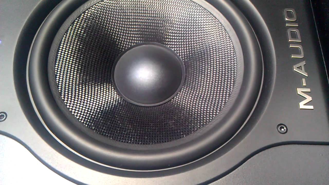 M-Audio BX8a Test 50%