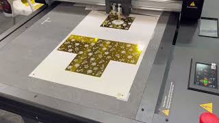 Vulcan fc500vc flatbed cutting plotter shows how to make box #stickers #vinyl #machine