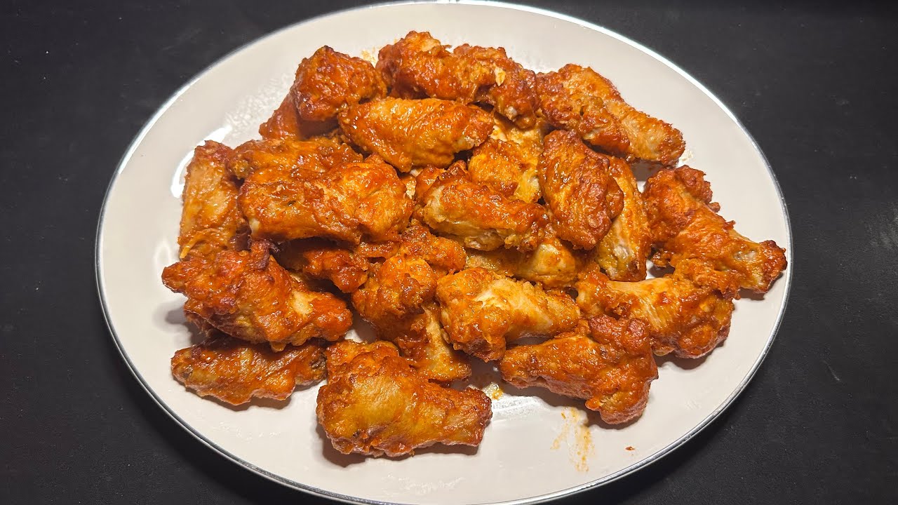 Buffalo Wings ASMR | Eating and Rambling :) Happy Sunday!