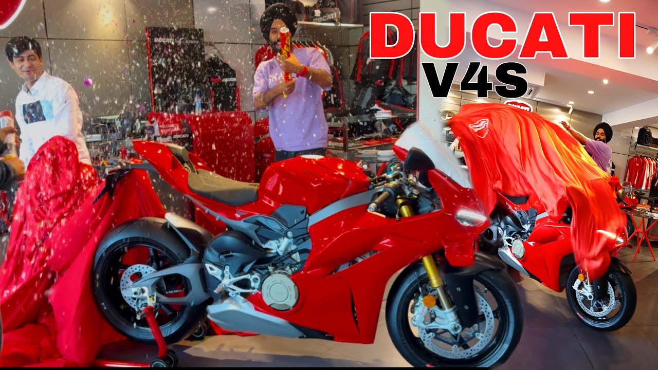 Finally 2025 india ki phli panigaleV4S delivery leli/ first ride ducati se store tak
