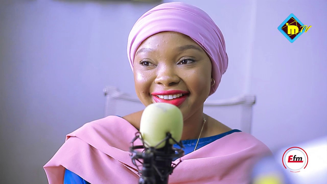 MWANAMKE WA SHOKA anayetumia jina la kigiriki la kampuni yake ya mitindo