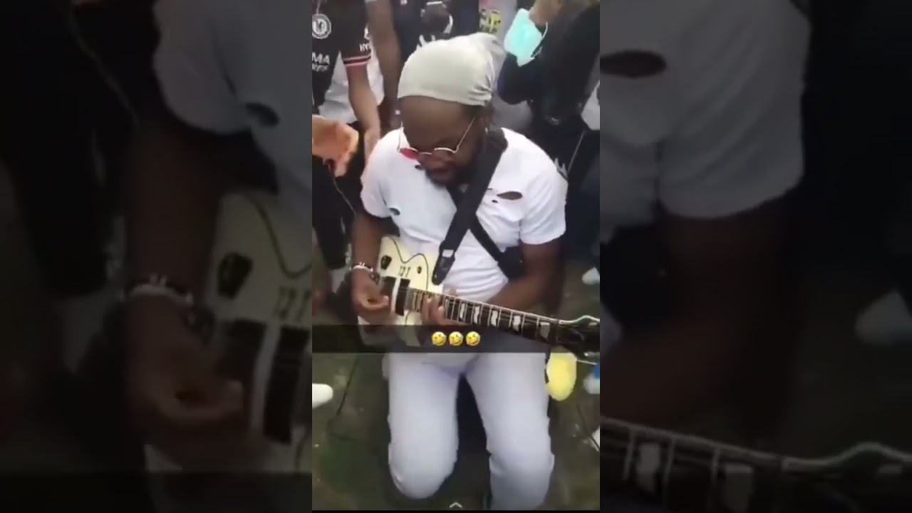 IL A RECRÉÉ LA GUITARE DE FLAMME KAPAYA 🎸😮‍💨