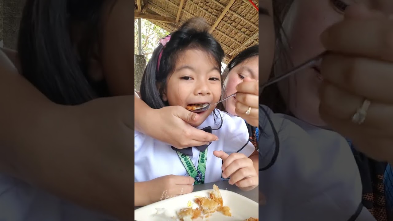 Nahuli ako ni Mommy na nakikipagchismisan 